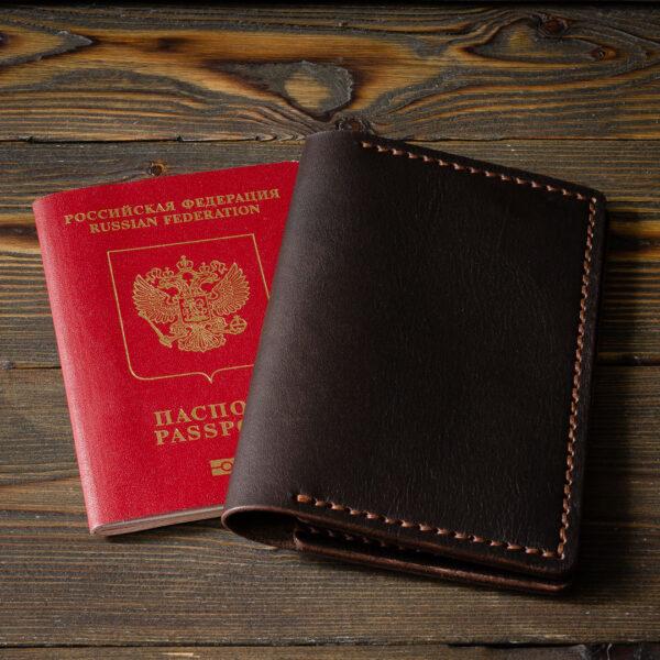 Кожаная обложка для паспорта ручной работы темно-коричневый 3