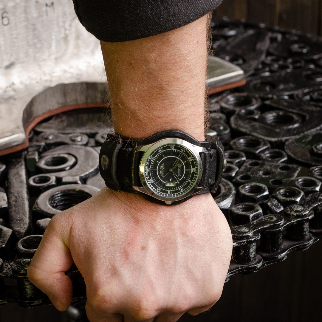 Широкий кожаный ремешок с напульсником ручная работа Katunoff-1